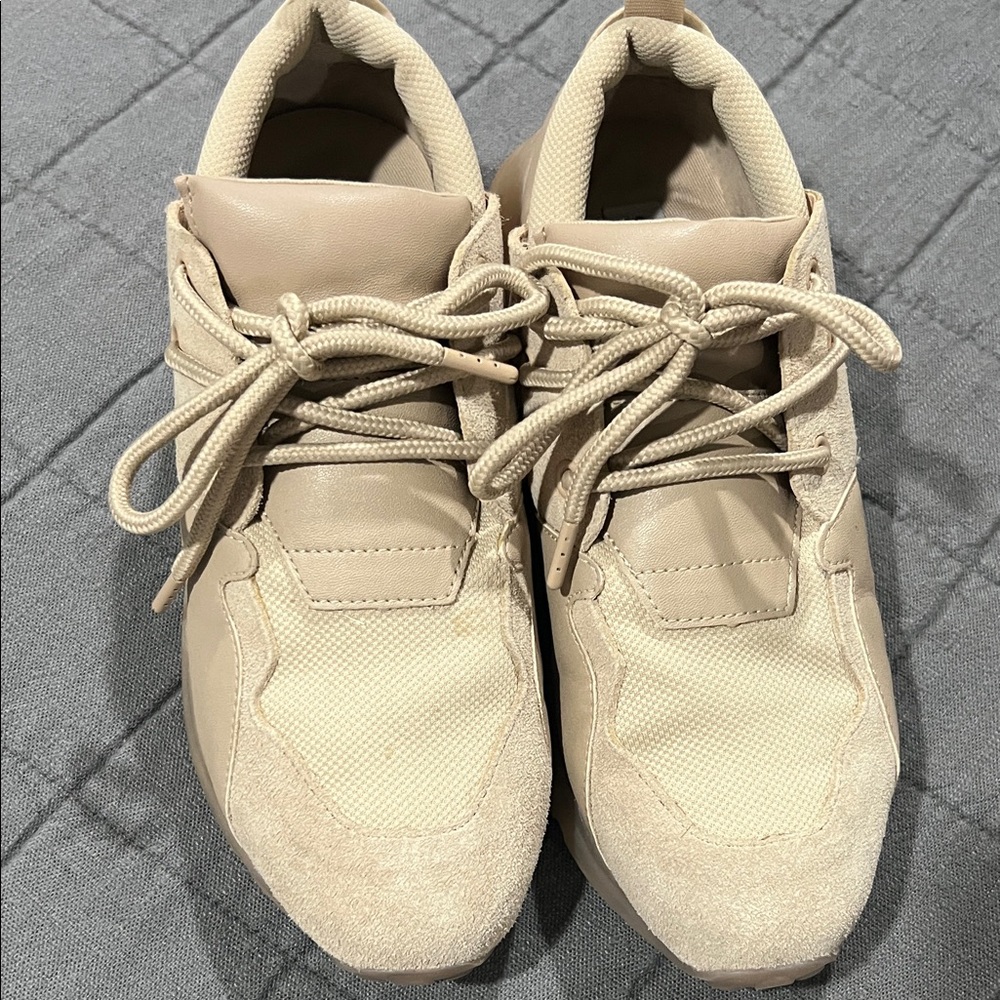 Steve Madden Beige Sneakers